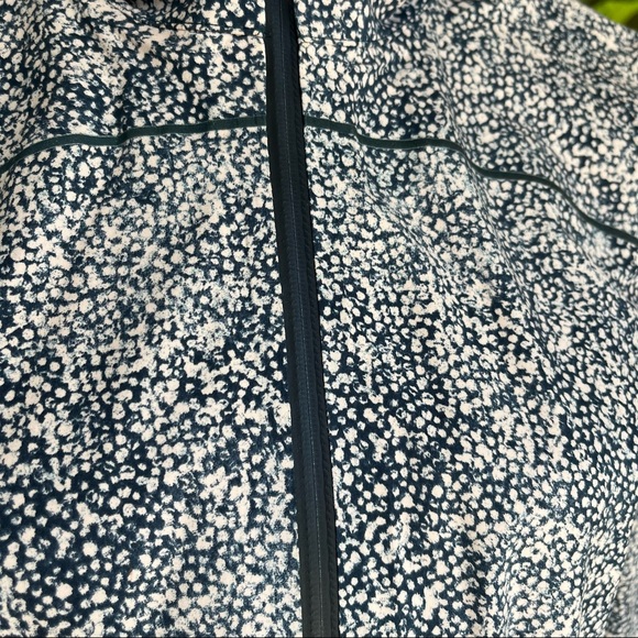 Lululemon Runaway Jacket - Picture 3 of 15